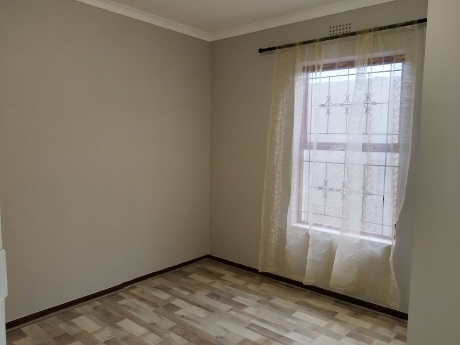 5 Bedroom Property for Sale in Victoria Park Western Cape